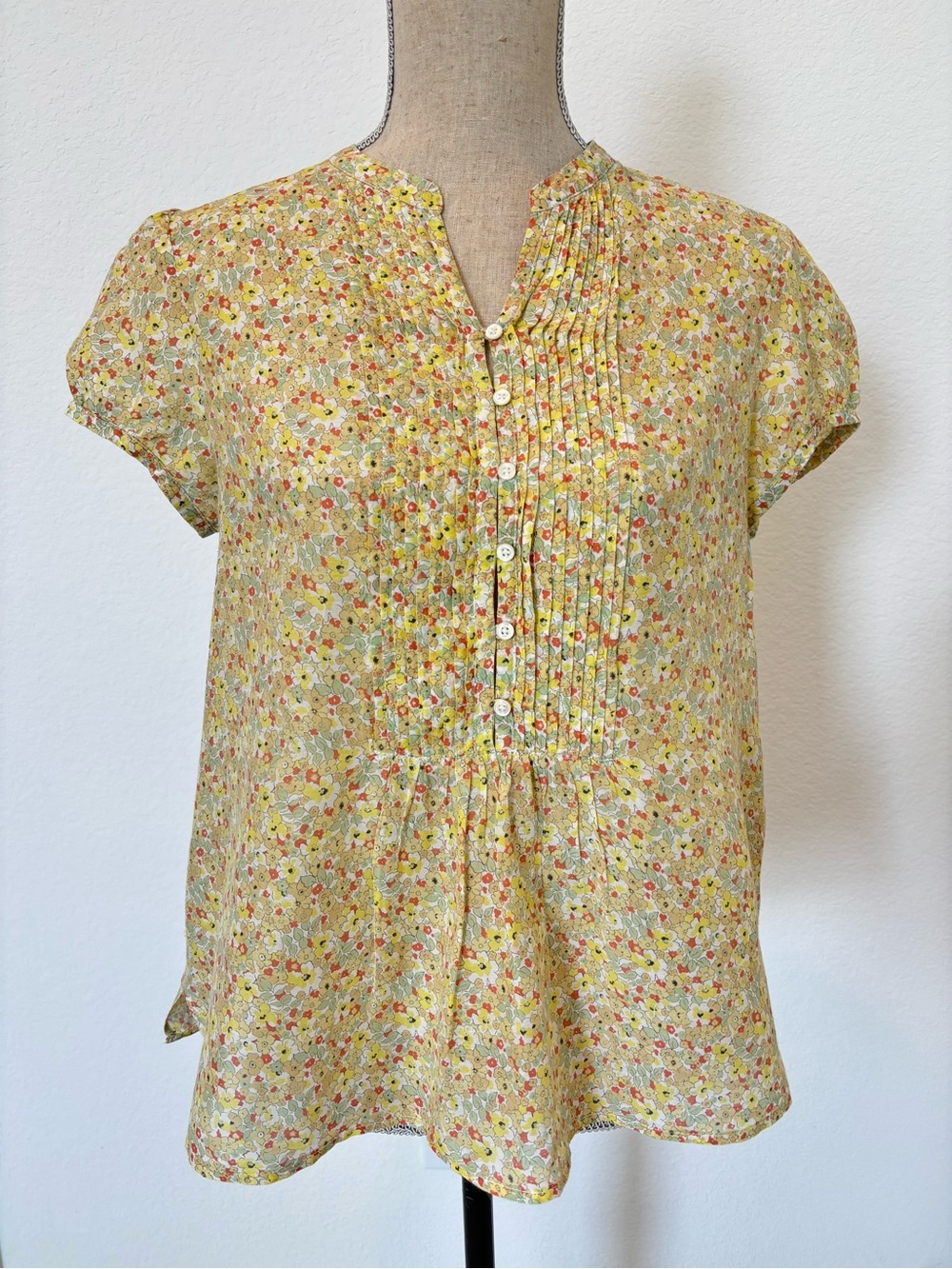 GAP Yellow Floral Pintuck Button-Front Blouse